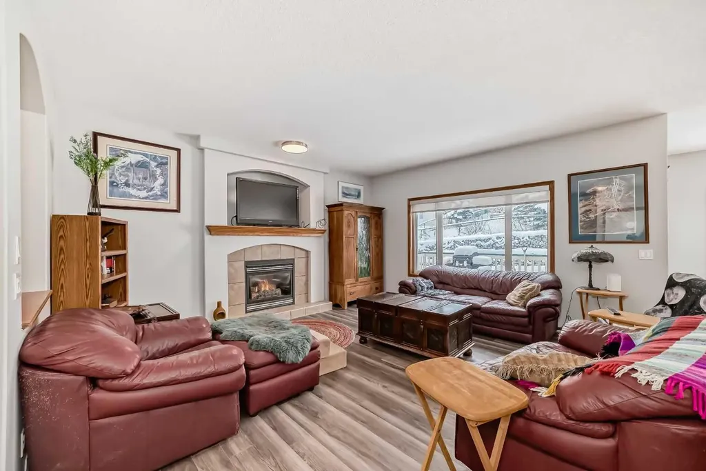 13 Bow Ridge Drive Cochrane AB T4C 1V6