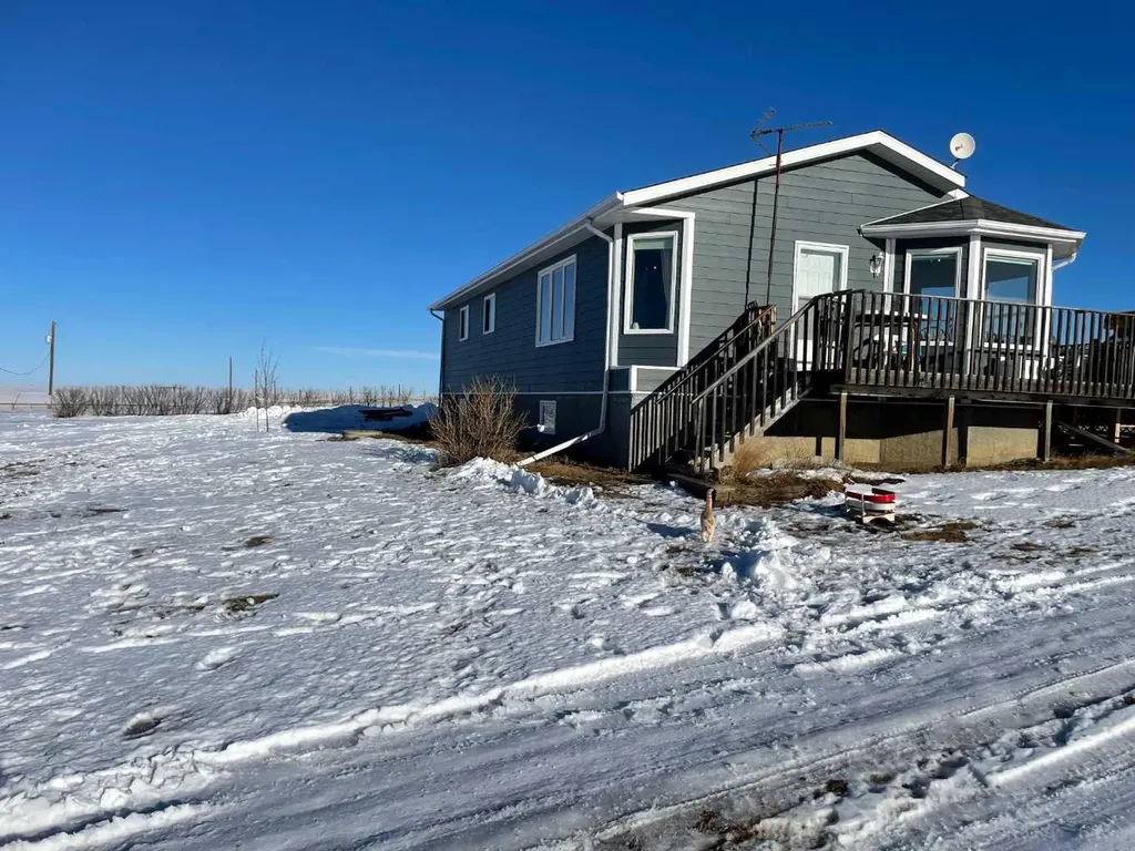 122061A 501 Highway E Milk River AB T0K 1M0