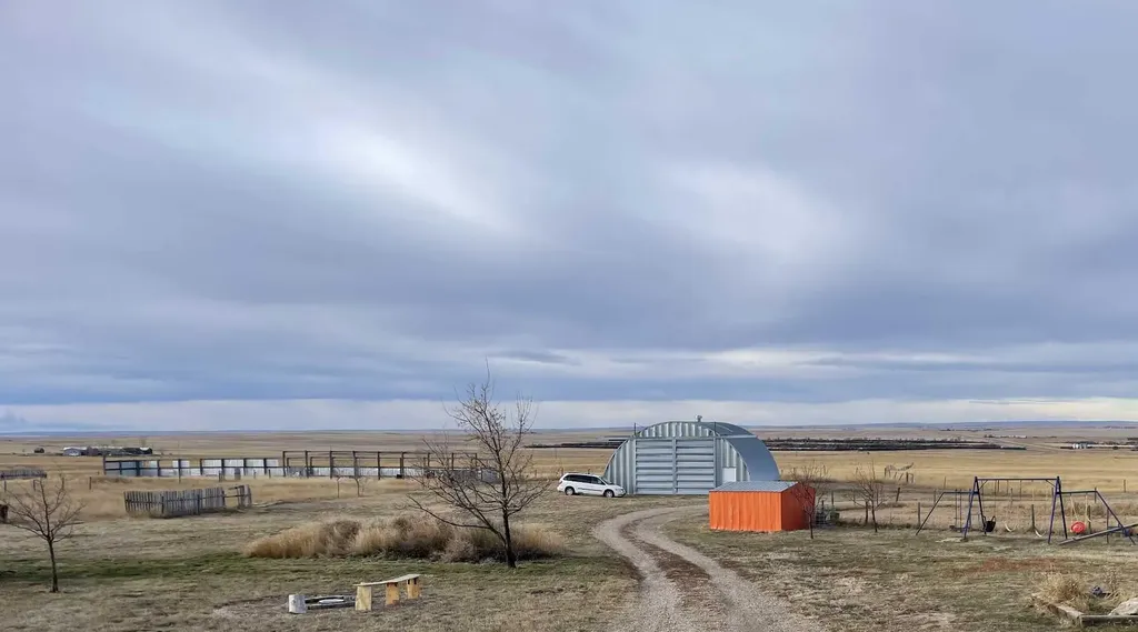 122061A 501 Highway E Milk River AB T0K 1M0