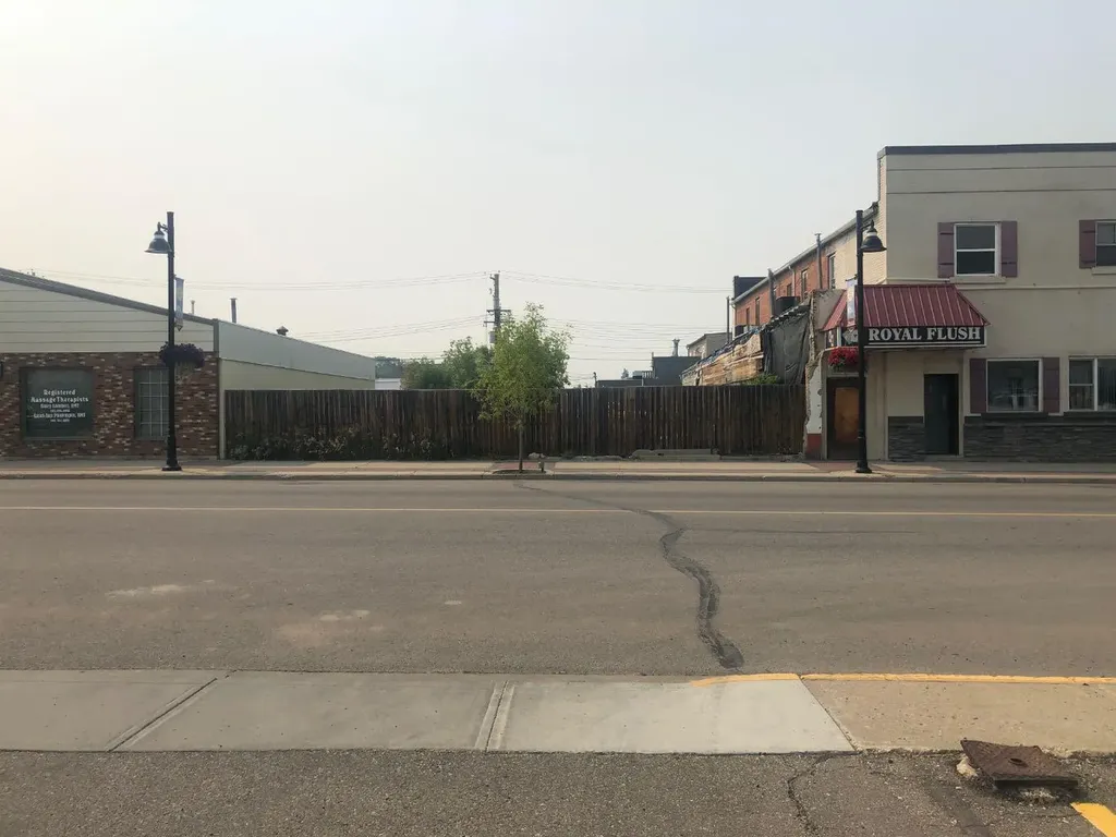 4912 50 Street Ponoka AB T4J 1J5