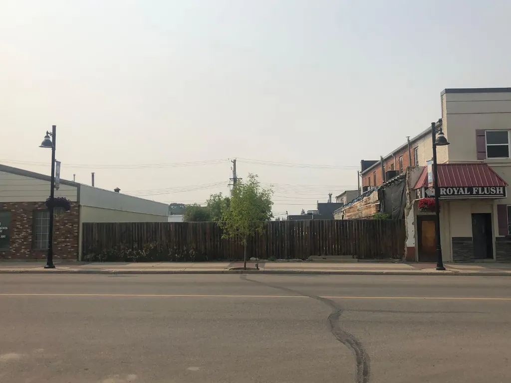 4912 50 Street Ponoka AB T4J 1J5