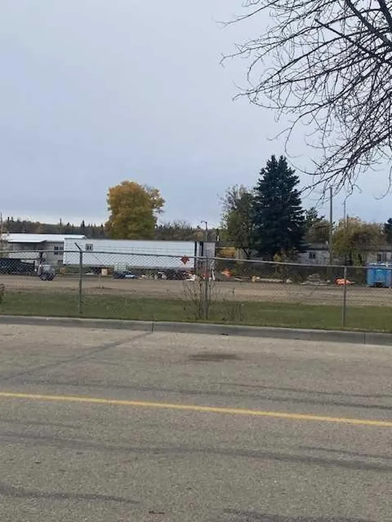 5512 Caxton West Whitecourt AB T7S 0A0