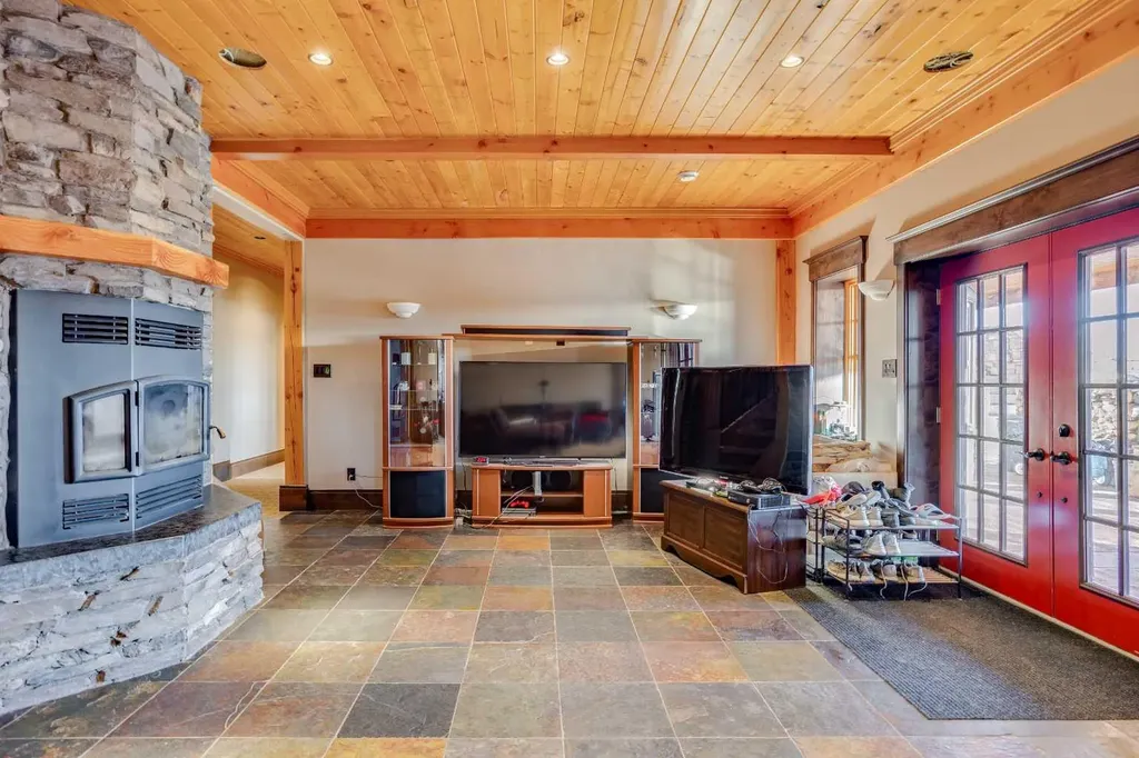 173 Sommer Way Saprae Creek AB T9H5B4