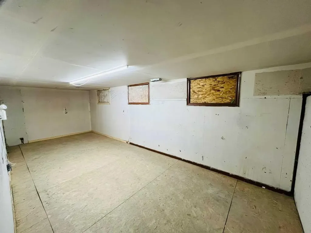 109 14 Street NW Calgary AB T2N 1Z6