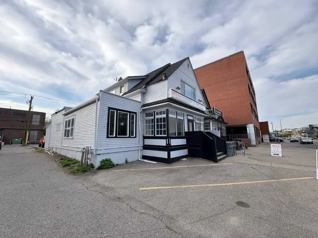 109 14 Street NW Calgary AB T2N 1Z6