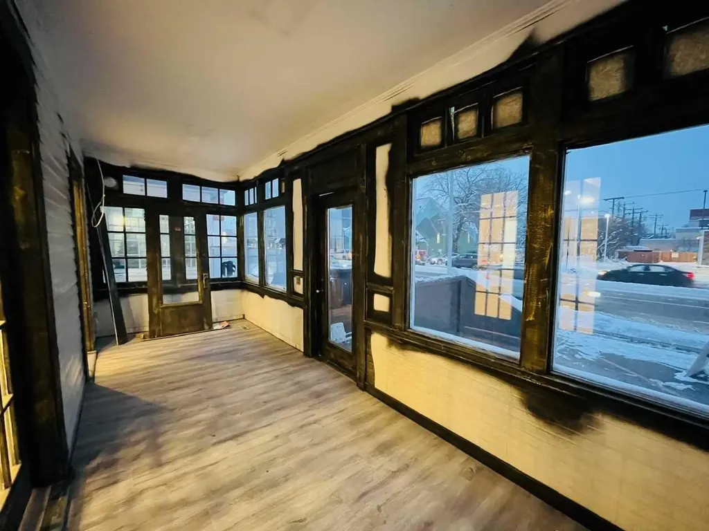 109 14 Street NW Calgary AB T2N 1Z6
