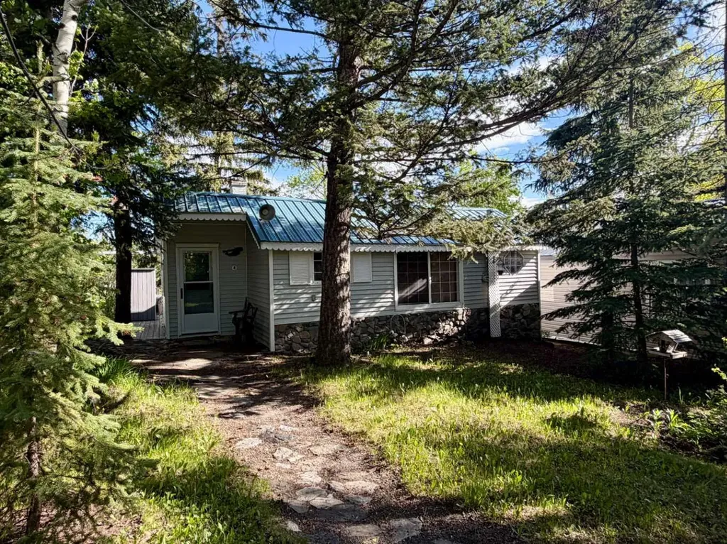 4 Lee Lake Road Rural Pincher Creek No. 9 M.d. Of AB T0K 1W0