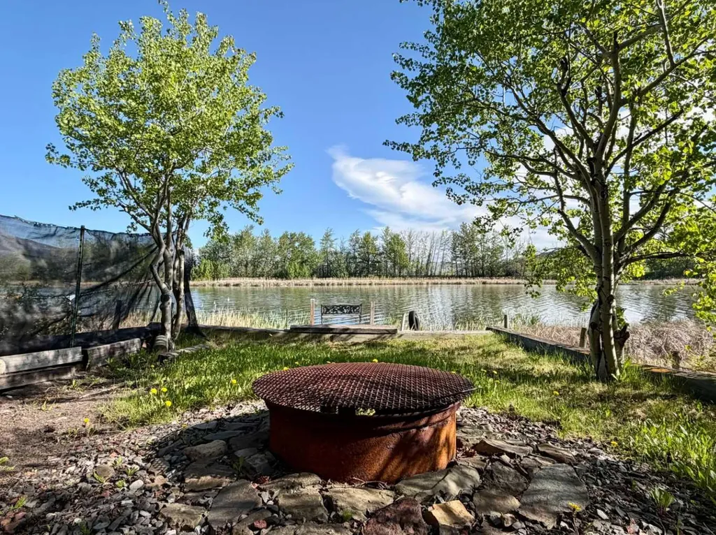 4 Lee Lake Road Rural Pincher Creek No. 9 M.d. Of AB T0K 1W0
