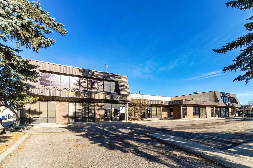 2182 39 Avenue NE Calgary AB T2E 6P7