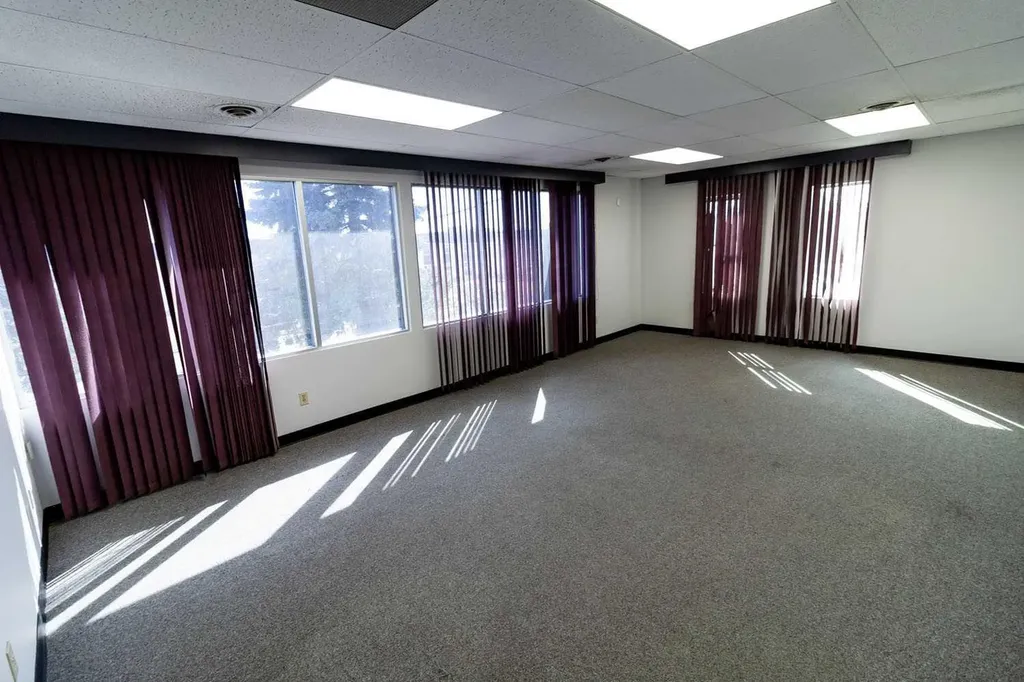 2182 39 Avenue NE Calgary AB T2E 6P7