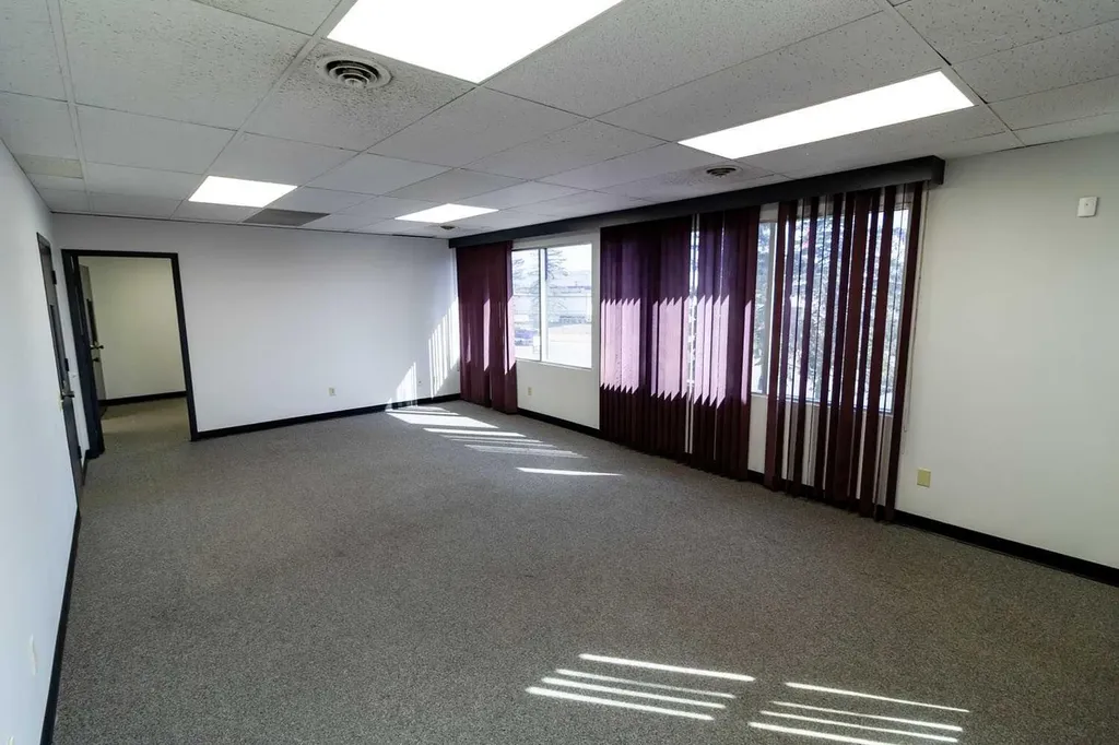 2182 39 Avenue NE Calgary AB T2E 6P7