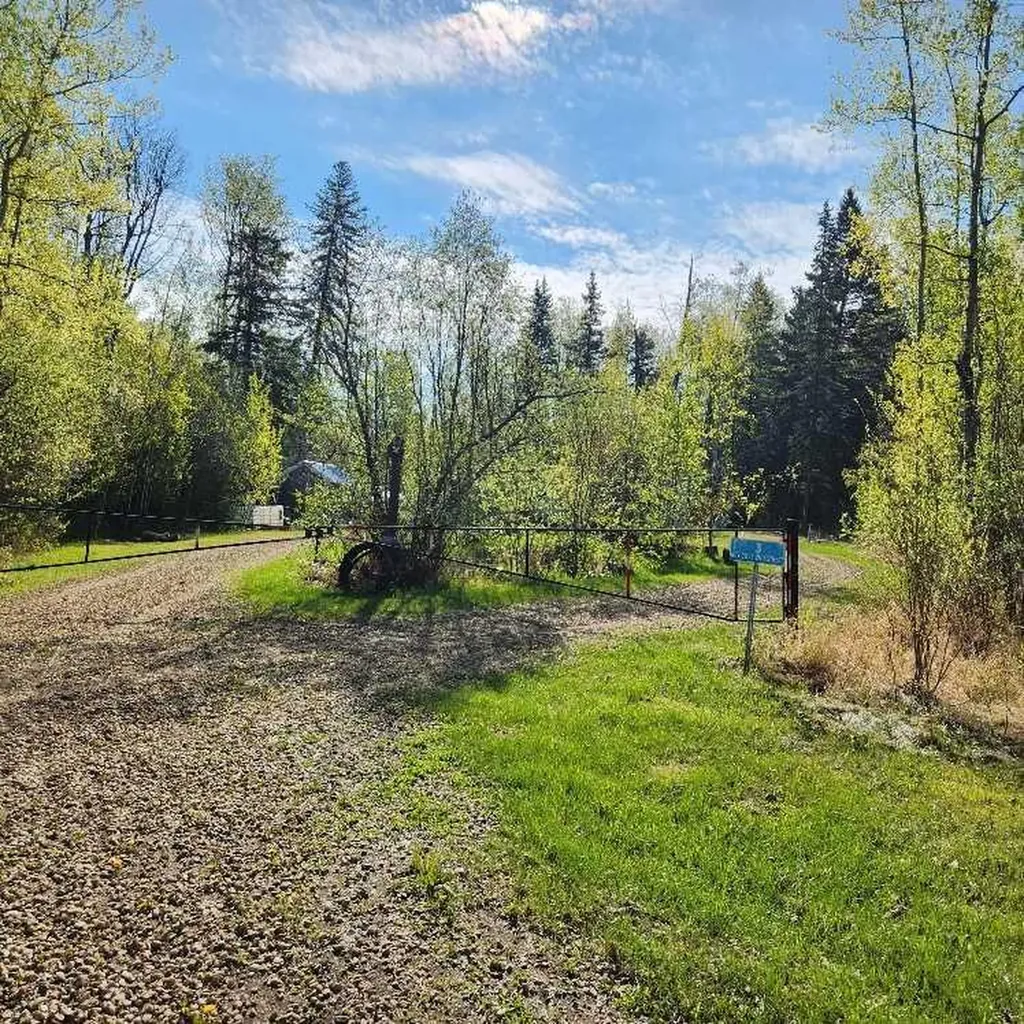 3 2nd Street Key Cove Drive S Joussard AB T0G 1J0