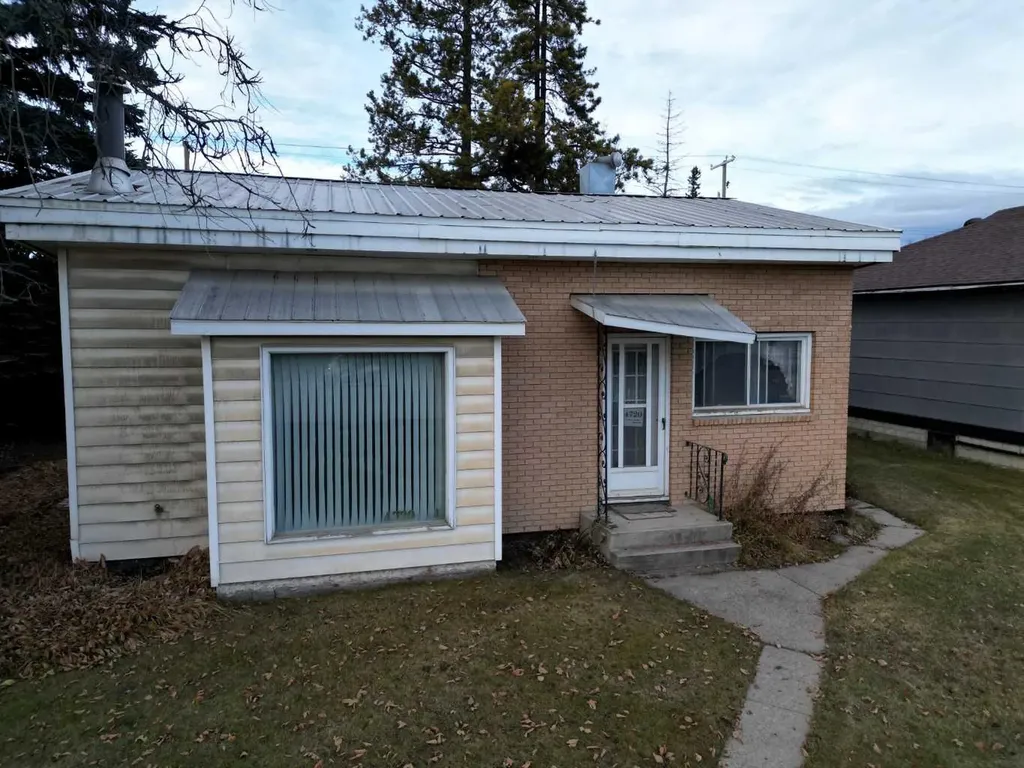 4720 4 Avenue Edson AB T7E 1C8
