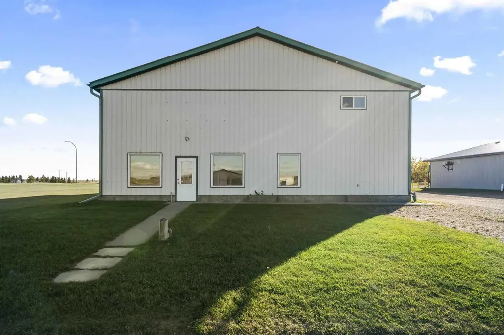 4205 51 A Street Killam AB T0B2L0