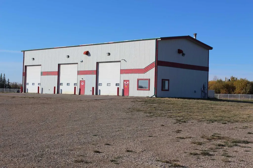 902 Main Street Manning AB T0H 2M0