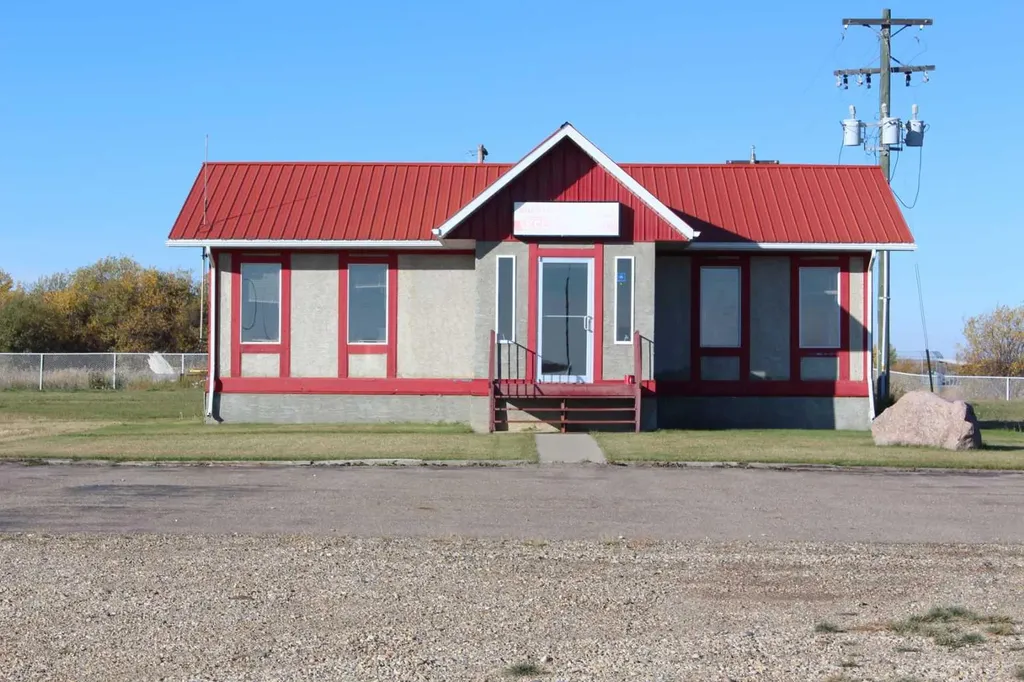 902 Main Street Manning AB T0H 2M0