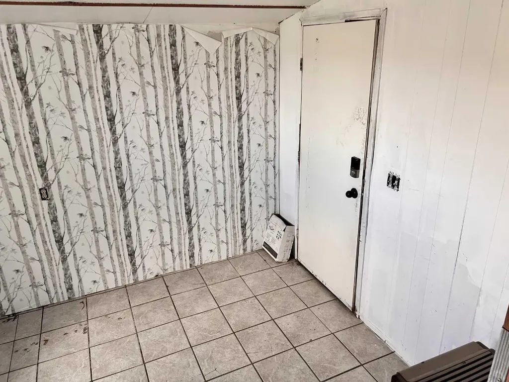 5039 53 Street Islay AB T0B 2J0