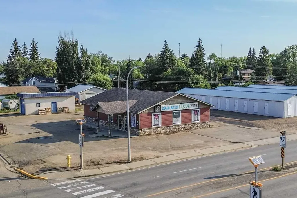 5922 50 Avenue Stettler AB T0C 2L2