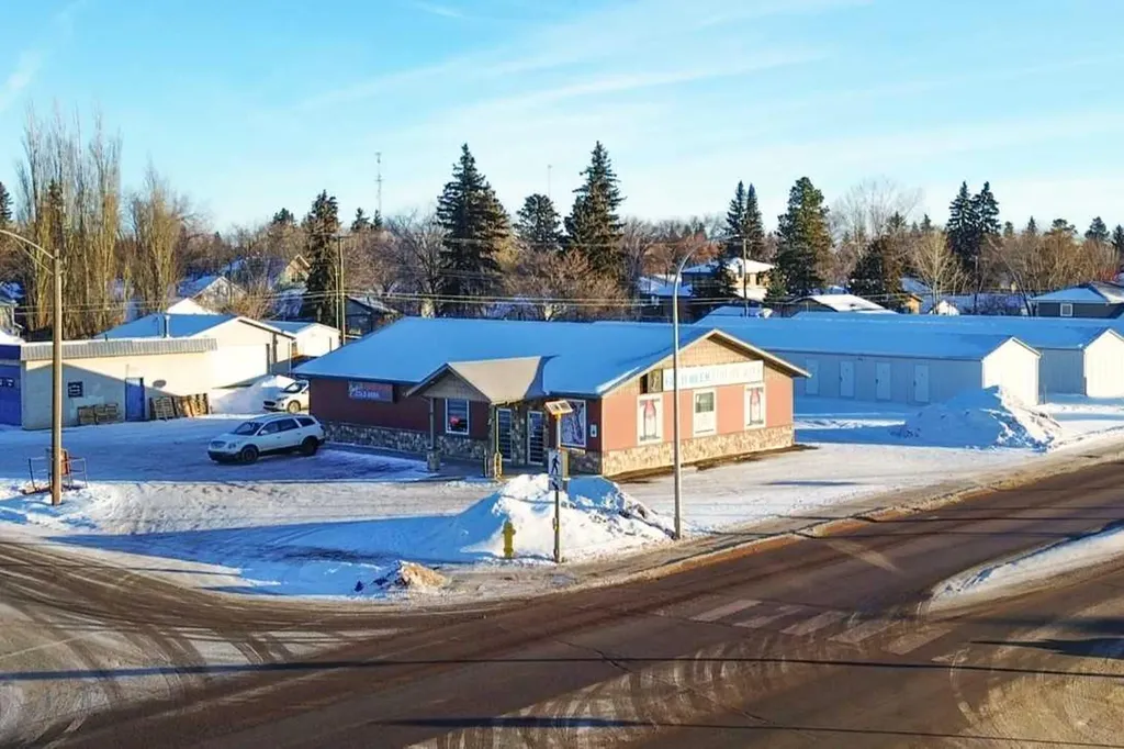 5922 50 Avenue Stettler AB T0C 2L2