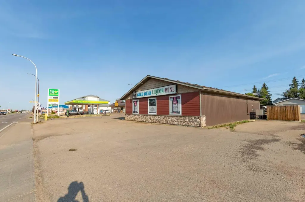 5922 50 Avenue Stettler AB T0C 2L2
