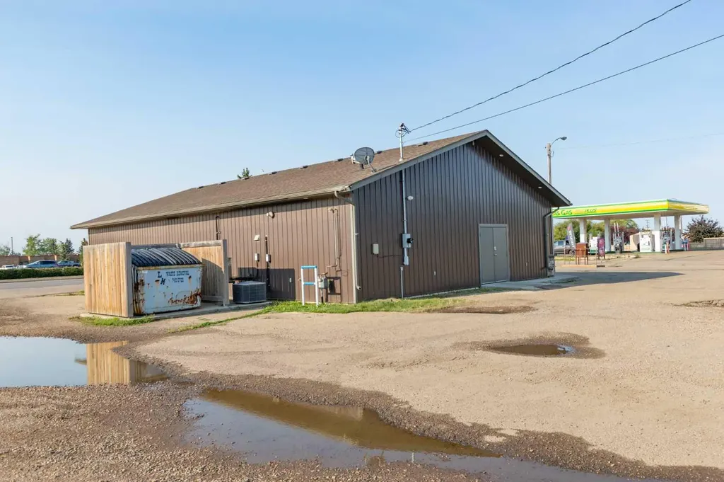 5922 50 Avenue Stettler AB T0C 2L2