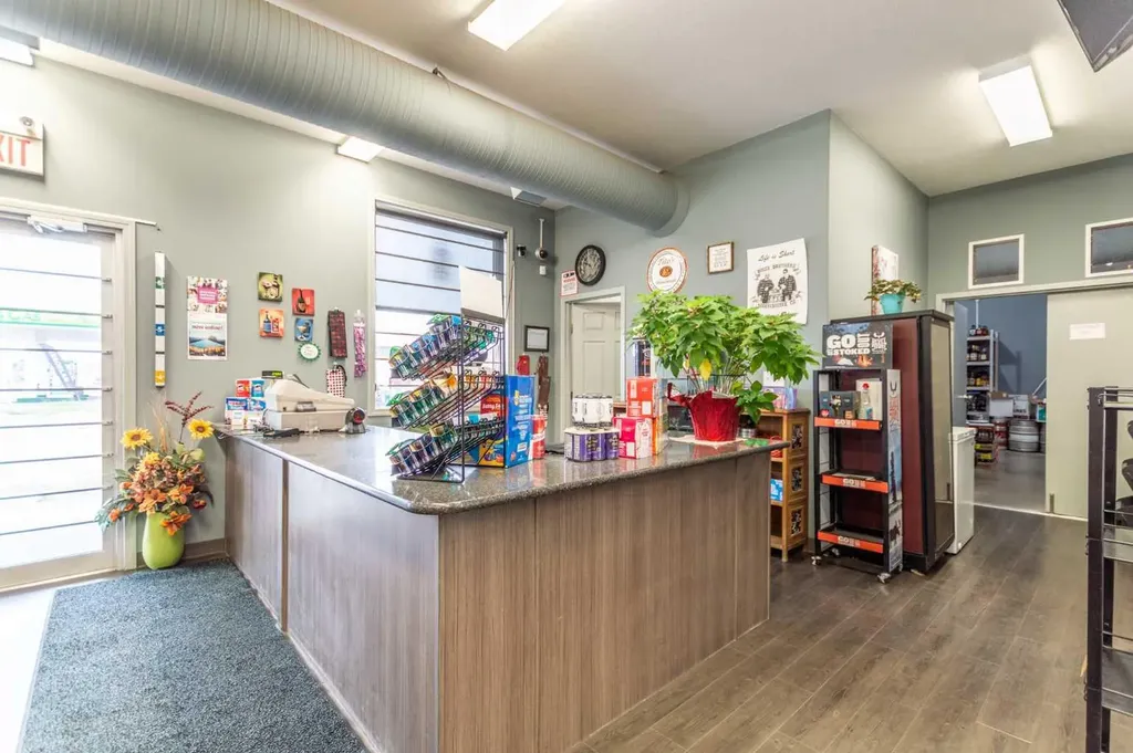 5922 50 Avenue Stettler AB T0C 2L2