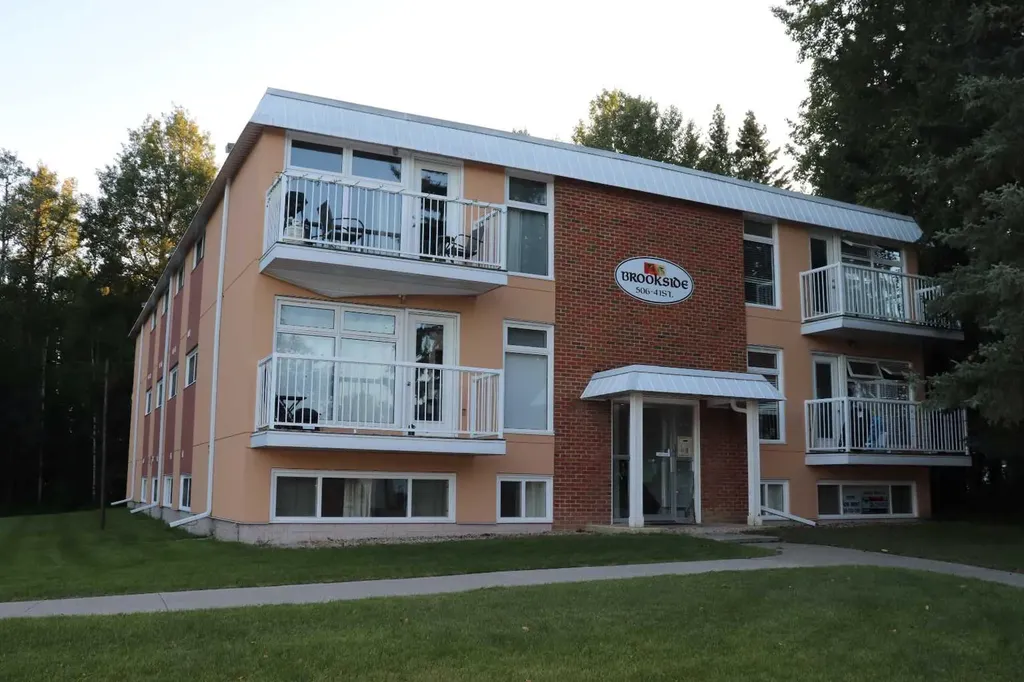 506 41 Street Edson AB T7E 1A2