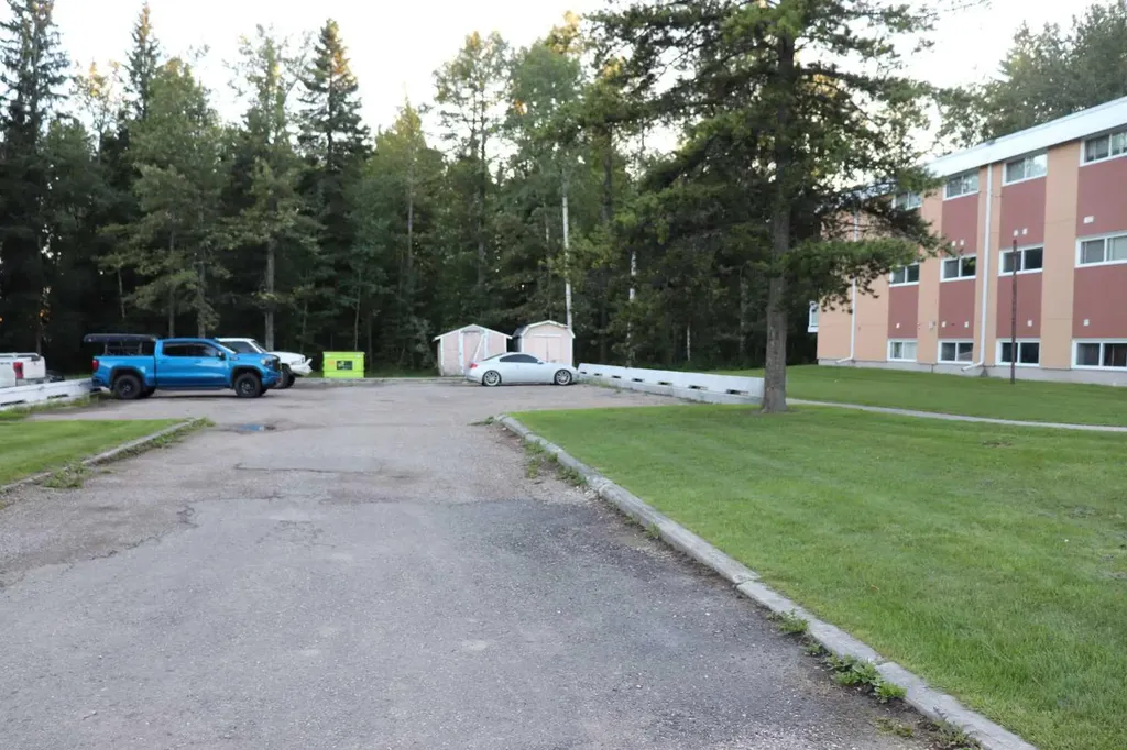 506 41 Street Edson AB T7E 1A2
