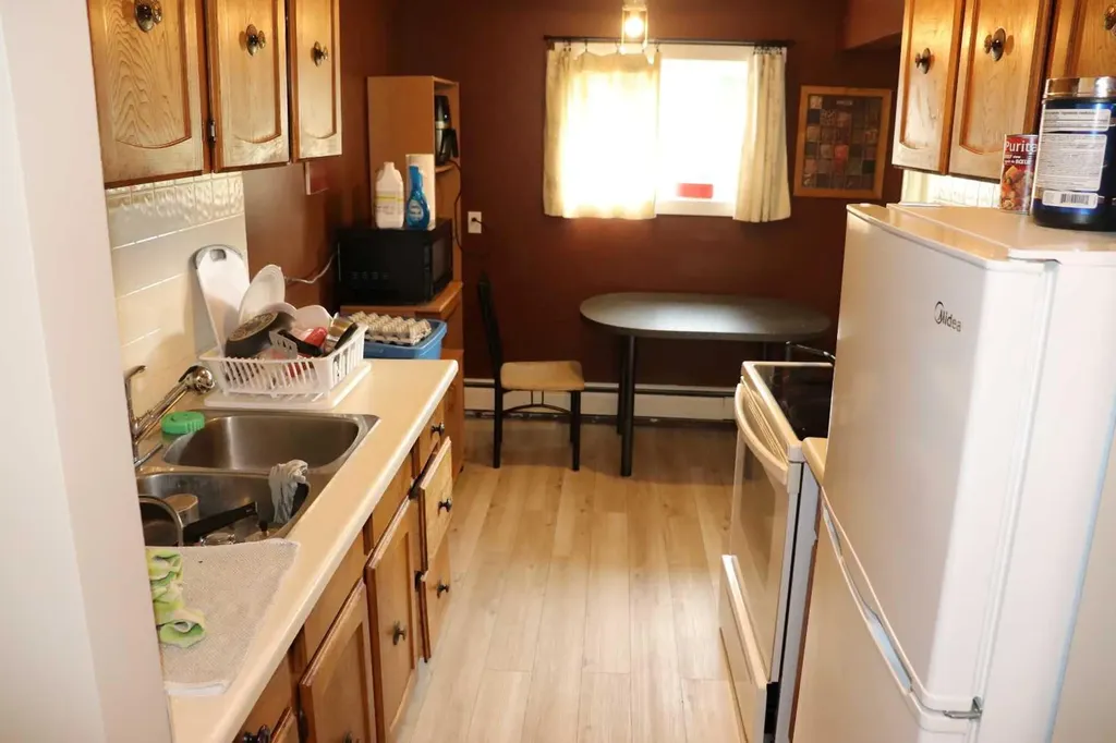 506 41 Street Edson AB T7E 1A2