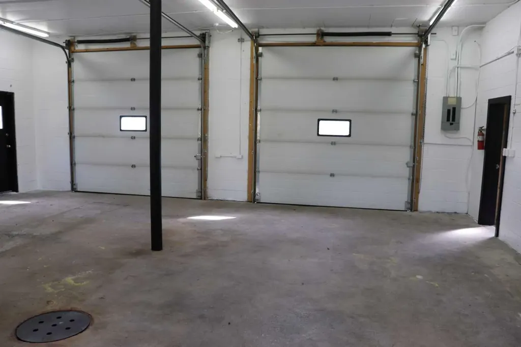 410 68 Street Edson AB T7E 1M7