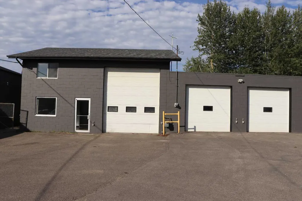 410 68 Street Edson AB T7E 1M7