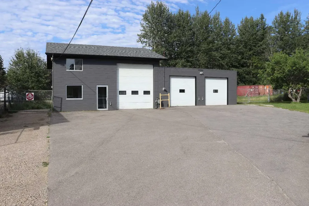 410 68 Street Edson AB T7E 1M7