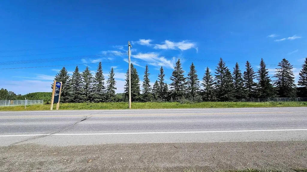 716 Main Avenue W Sundre AB T0M 1X0