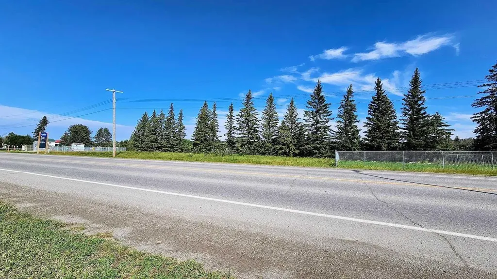 716 Main Avenue W Sundre AB T0M 1X0