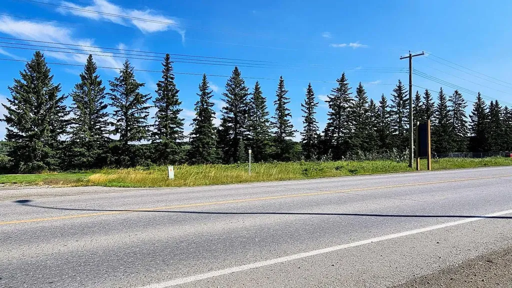 716 Main Avenue W Sundre AB T0M 1X0