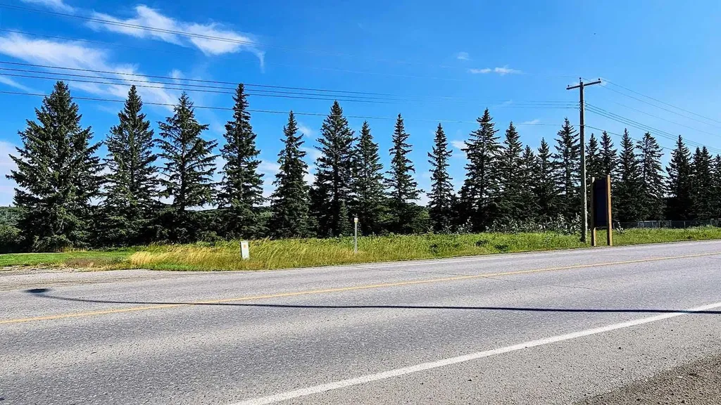 716 Main Avenue W Sundre AB T0M 1X0