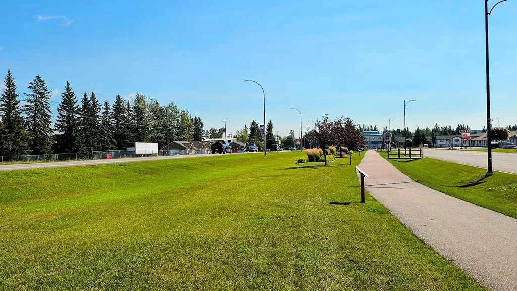 716 Main Avenue W Sundre AB T0M 1X0