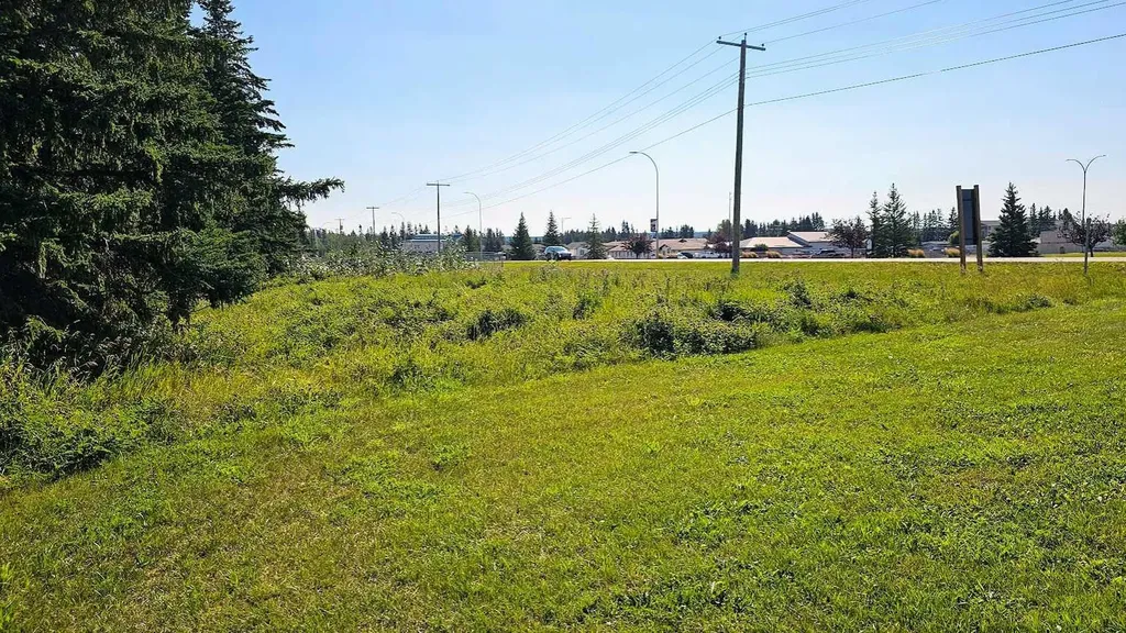 716 Main Avenue W Sundre AB T0M 1X0