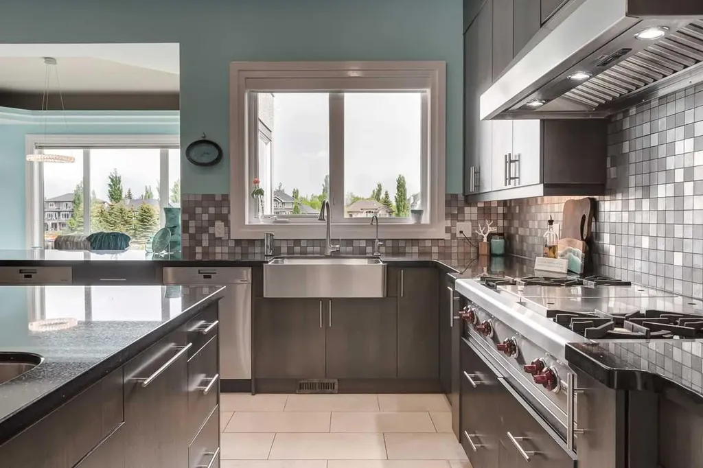 68 Heritage Lake Shores Heritage Pointe AB T0L0X0