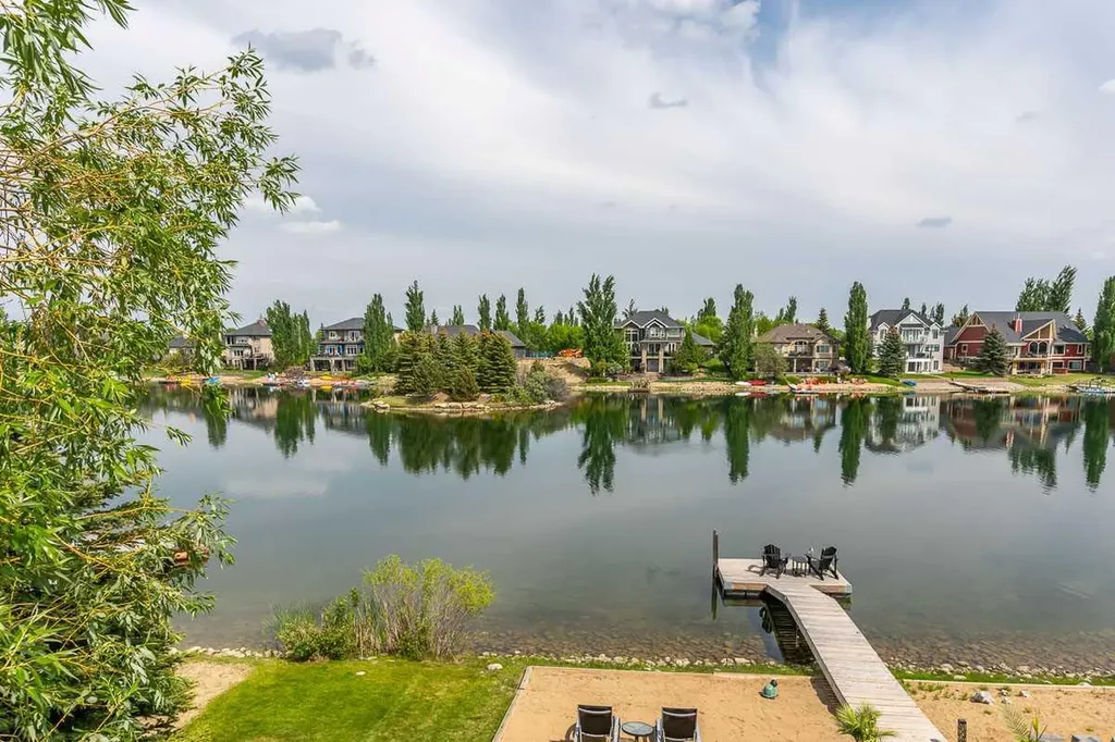 68 Heritage Lake Shores Heritage Pointe AB T0L0X0