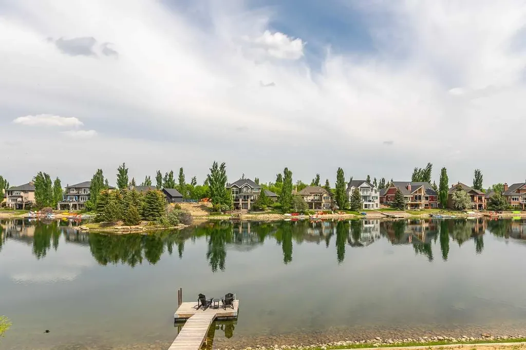 68 Heritage Lake Shores Heritage Pointe AB T0L0X0