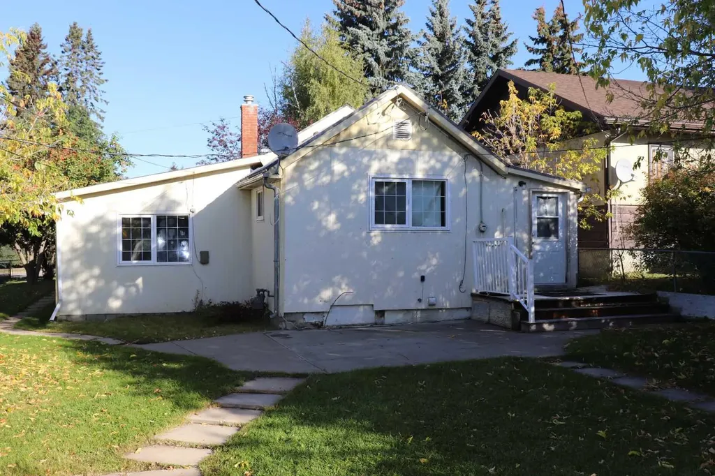 5021 6 Avenue Edson AB T7E 1E7