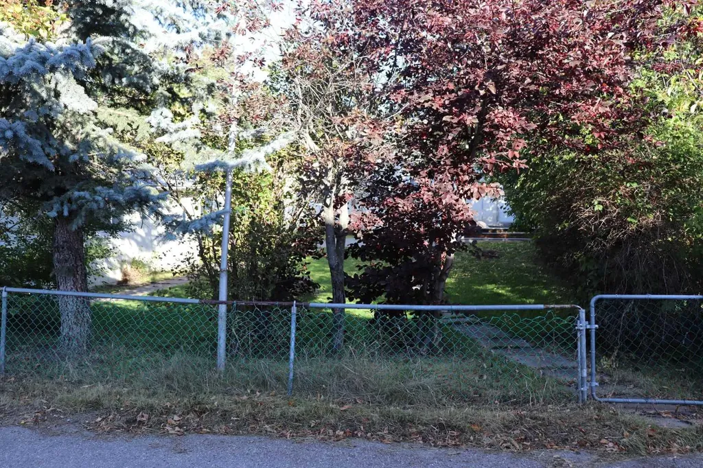 5021 6 Avenue Edson AB T7E 1E7