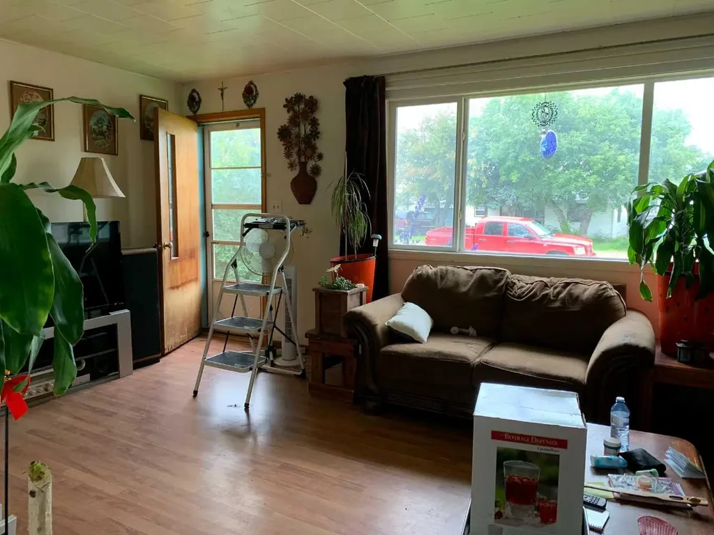 4807 O'brien Drive High Prairie AB T0G1E0