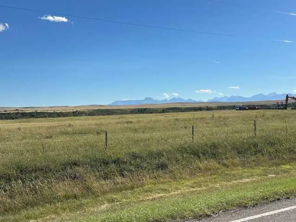 270002 Ab Highway 505 Glenwood AB T0K 2R0