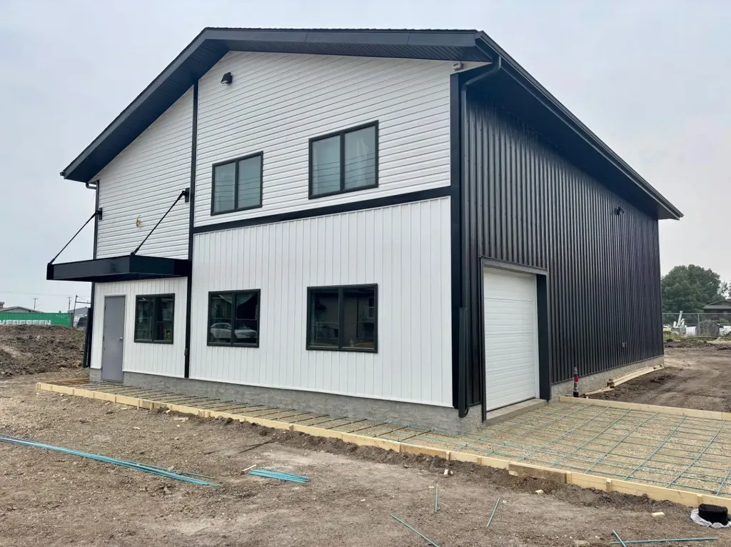 5311 47 Street Camrose AB T4V 1L7