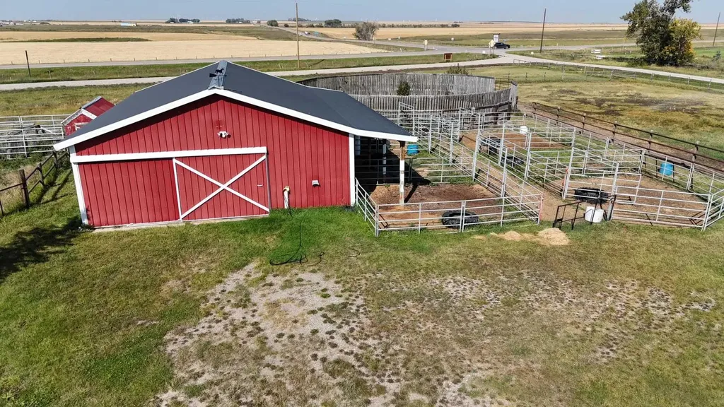 270002 Ab 505 Highway Glenwood AB T0K 2R0