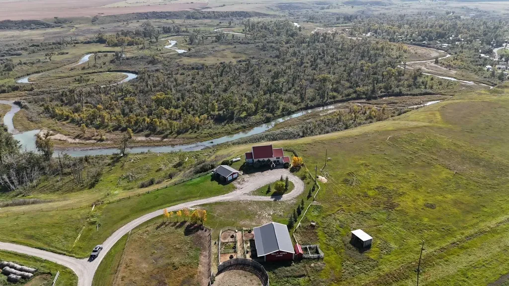 270002 Ab 505 Highway Glenwood AB T0K 2R0