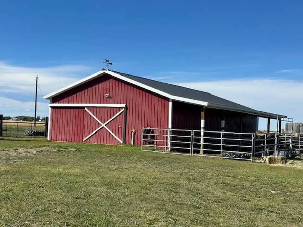 270002 Ab 505 Highway Glenwood AB T0K 2R0