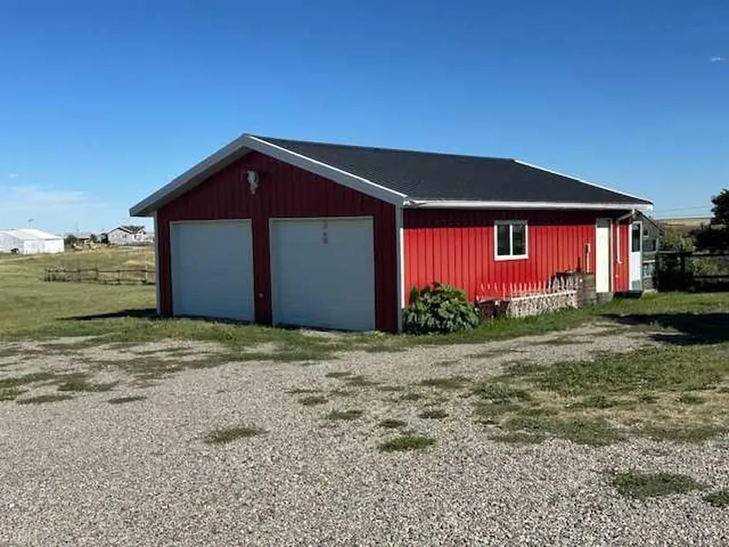 270002 Ab 505 Highway Glenwood AB T0K 2R0